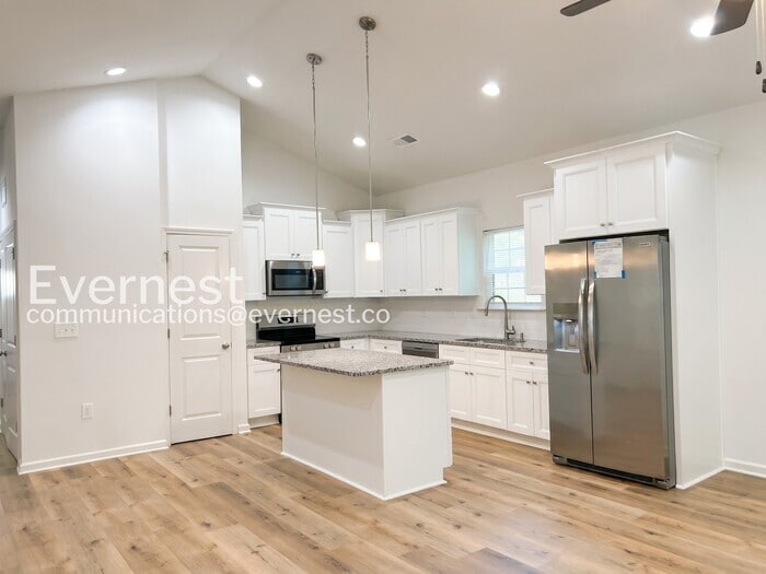 Building Photo - 2126 2nd St