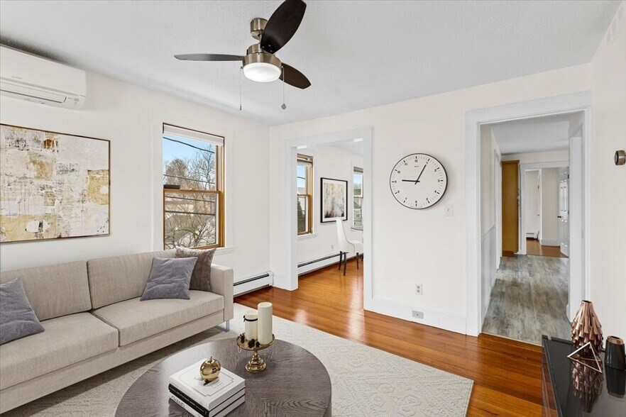 Building Photo - 15 Hillock St