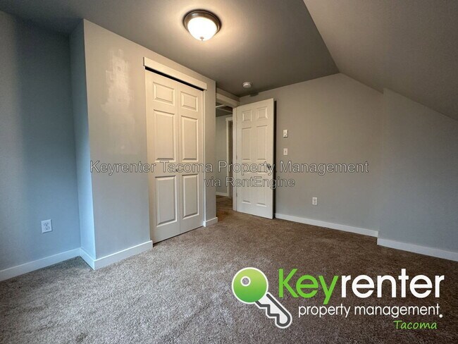 Building Photo - 1402 E 52nd St