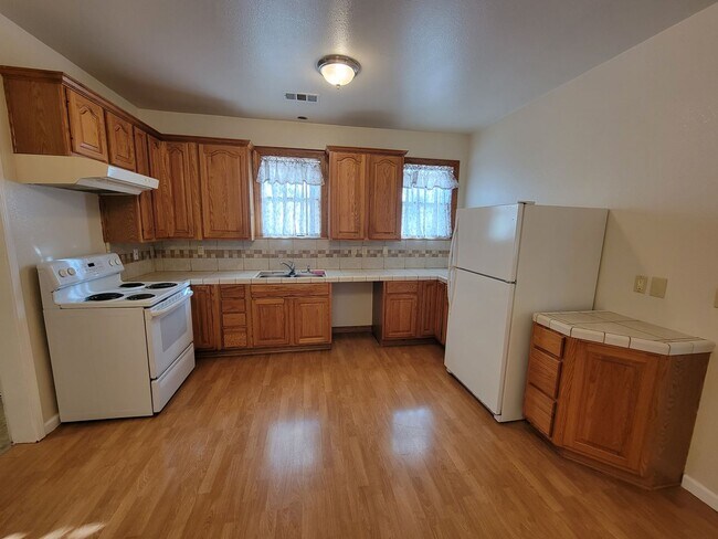 Building Photo - 2 Bedroom 1 Bathroom Home in Corning For R...