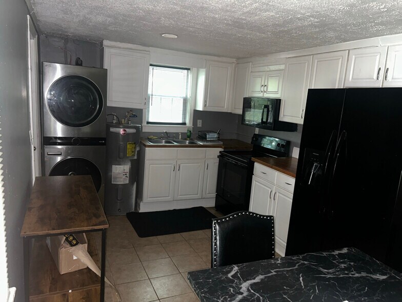 Building Photo - 1129 Bedford Ave