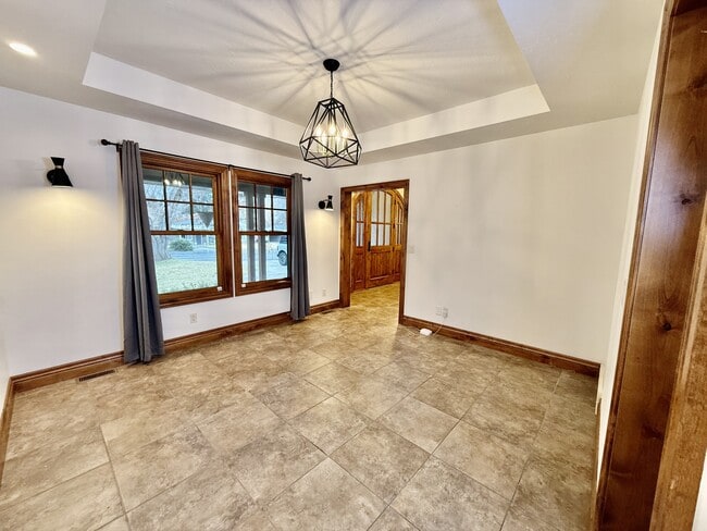 Building Photo - 6819 S Greenfield Way