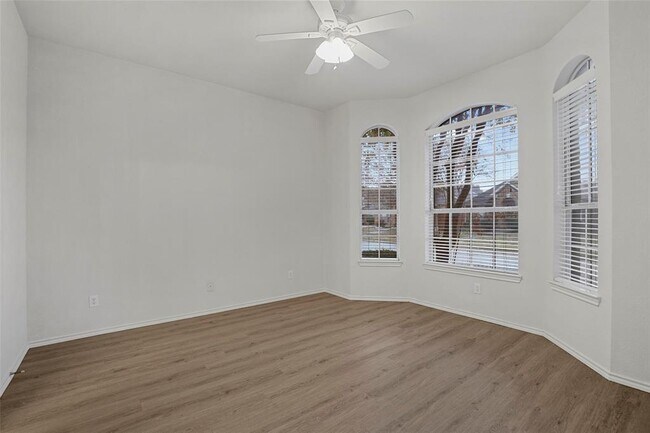 Building Photo - 7907 Rosebriar Ln