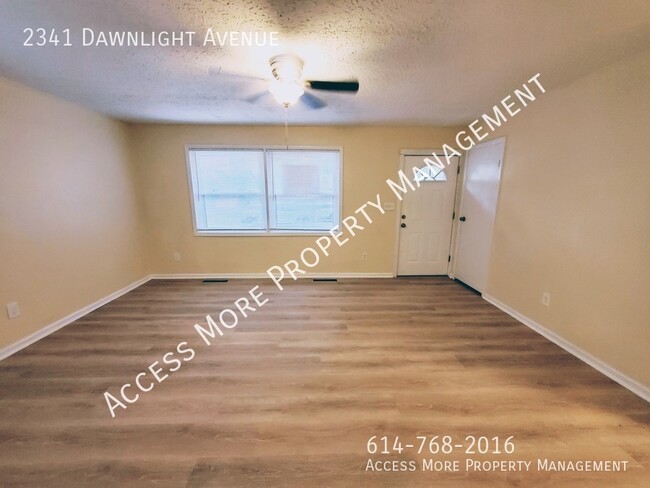 Building Photo - CHARMING & NEWLY REMODELED THREE BEDROOM H...