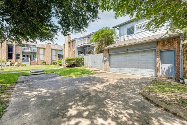 Building Photo - 2601 S Broadway St