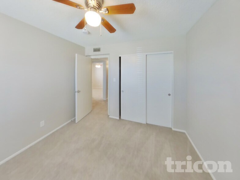 Building Photo - 4832 N 87th Ln