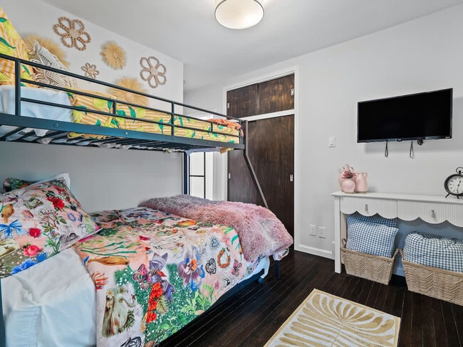 Building Photo - 3815 Ellendale Rd