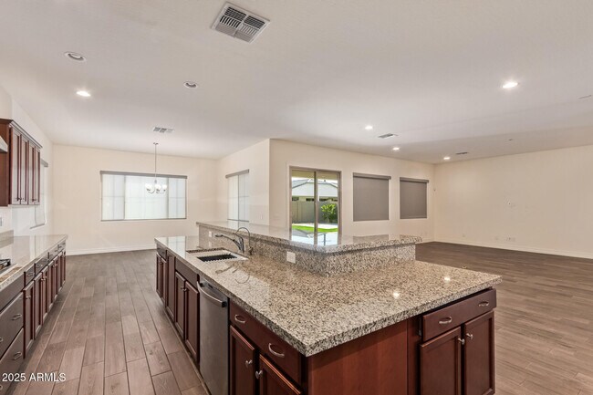 Building Photo - 2065 E Gemini Pl