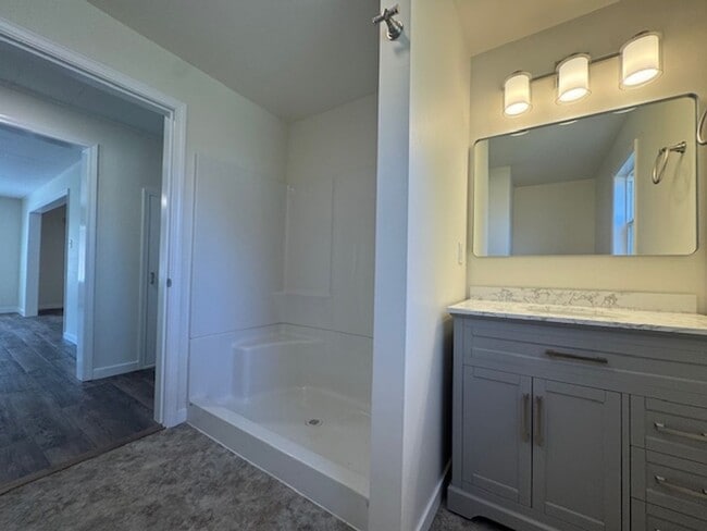 Building Photo - Beautiful 4 bedroom CUTTEN home