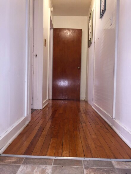 Building Photo - 908 Columbia Ave