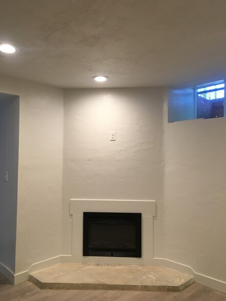 Building Photo - 6920 Brookhill Dr E