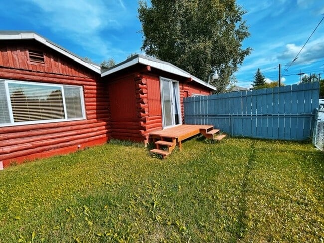 Building Photo - Unique and Updated Corner Lot Cabin in Mou...