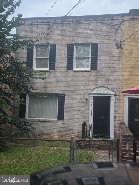 Building Photo - 4212 Clay St NE