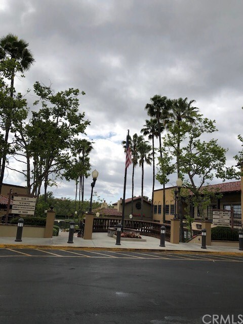 Building Photo - 82 Flor De Sol