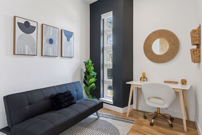 Building Photo - Spacious 5-Bed / 4-Bath home in LoHi for rent