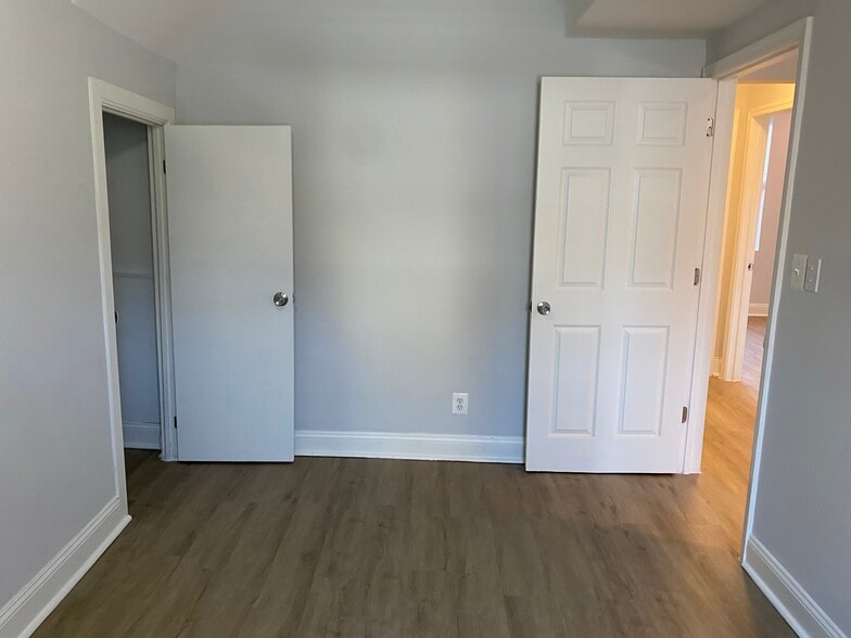Front Bedroom - 2007 4th St NE