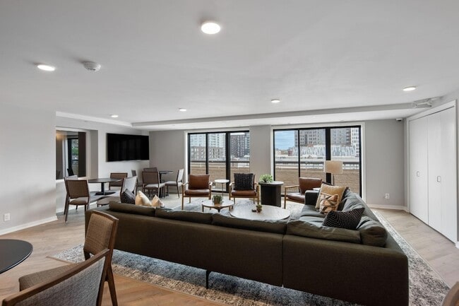 Building Photo - 20 NE 2nd St