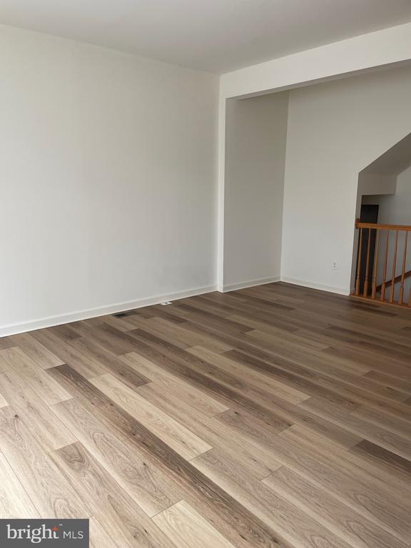 Building Photo - 5 Bridle Ct