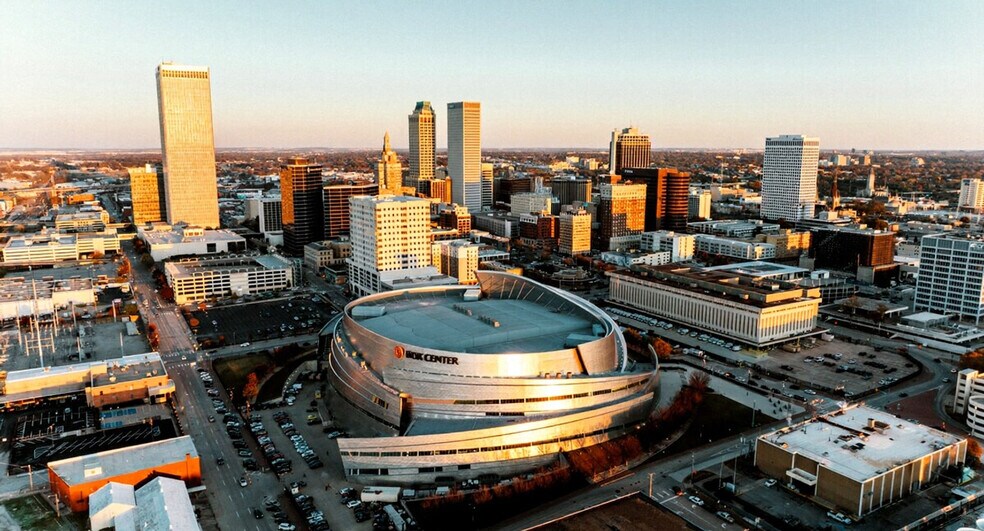 Building Photo - 115 W 5th St