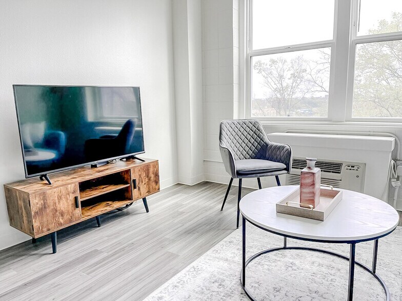 Building Photo - 2515 Burnet Ave