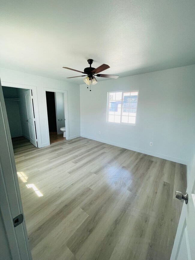 Building Photo - 3-bedroom, 2-bath home move-in ready