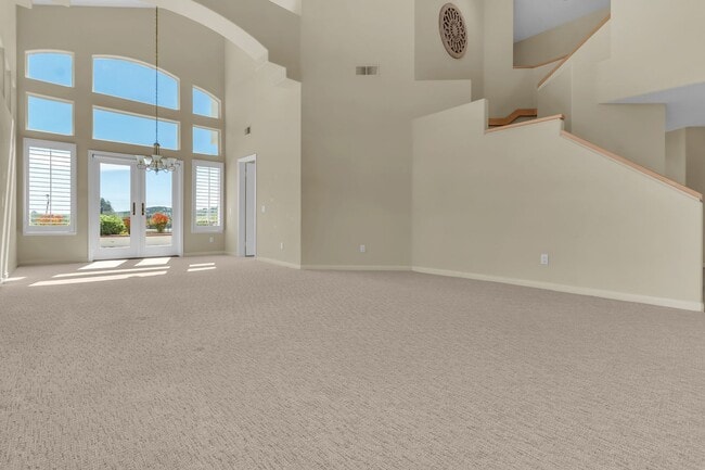 Building Photo - 12 Bergamo