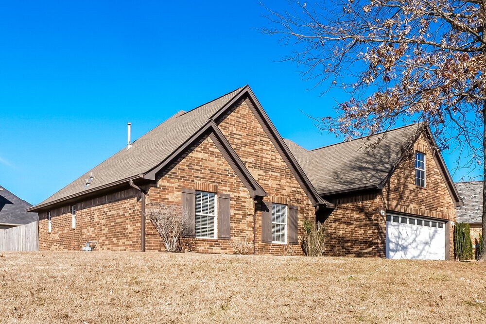 Building Photo - 6776 Anna May Dr