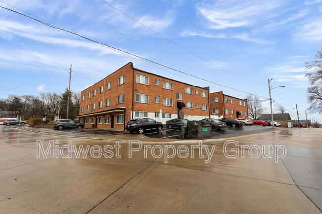Building Photo - 2507 S Big Bend Blvd
