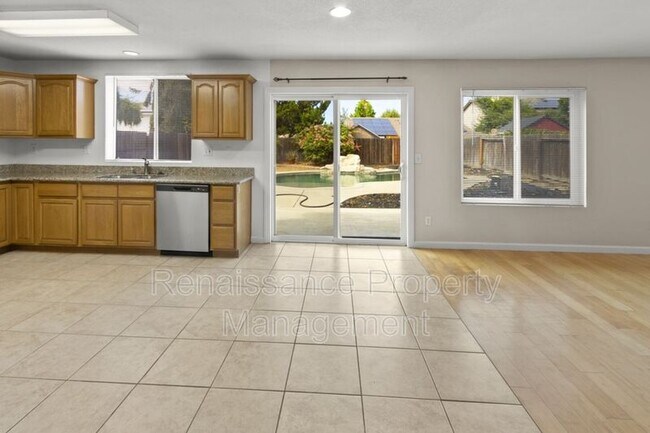 Building Photo - 433 Glenbriar Cir