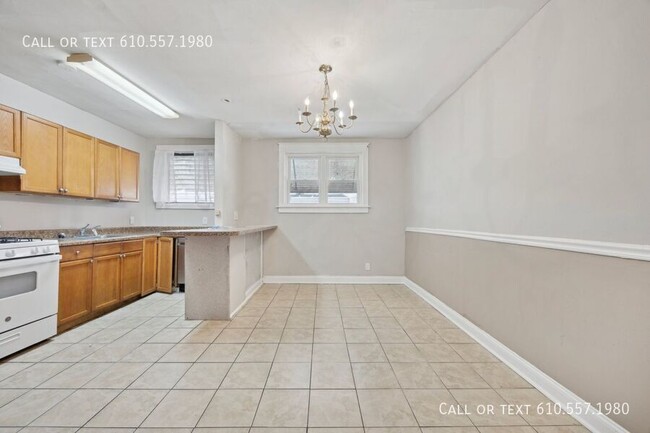 Building Photo - Charming 3-Bedroom Home for Rent – Upper D...