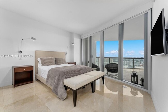 Building Photo - 17121 Collins Ave