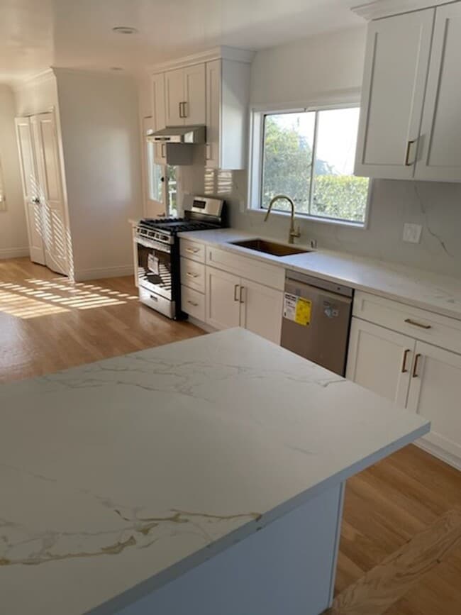 Building Photo - Wonderful Newly Remodeled Ranch Style Home in Prime San Marino