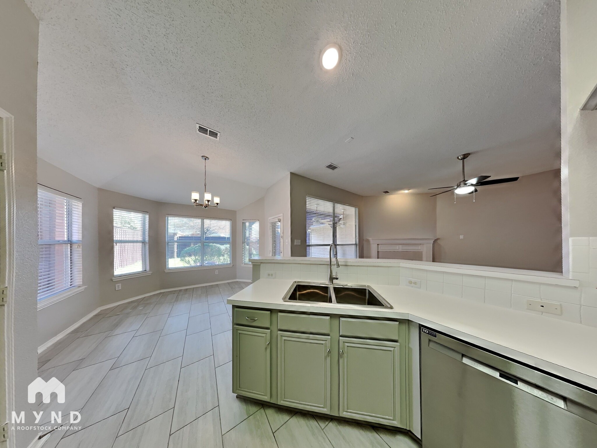 Building Photo - 4611 Basil Dr