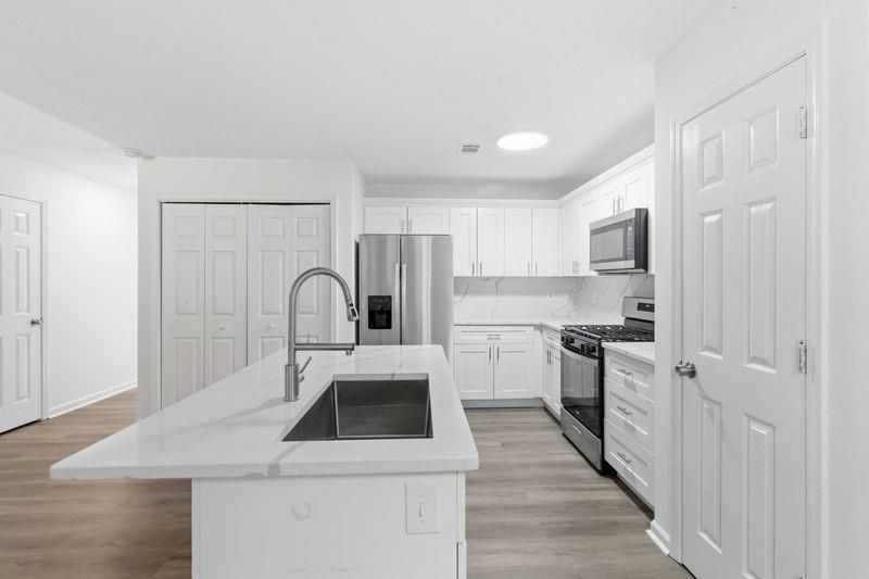 Building Photo - 420 Thistle Cove