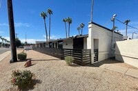 Building Photo - 6802 W Glendale Ave