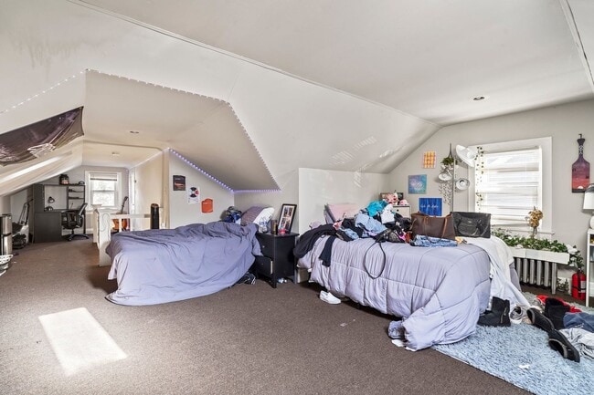 Building Photo - Ewing, NJ – 7BR / 2BA. House near TCNJ. Spacious layout. - Gambourg Properties