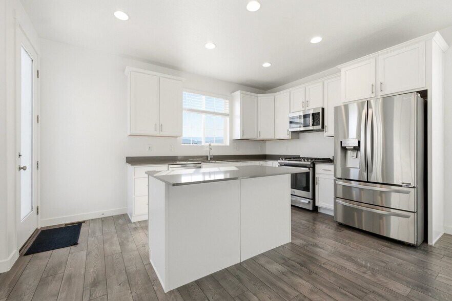 Building Photo - 2629 E Barnwood Ln