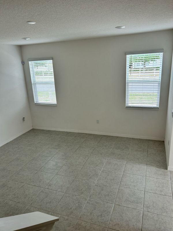 Building Photo - 1341 Wycliffe Wy