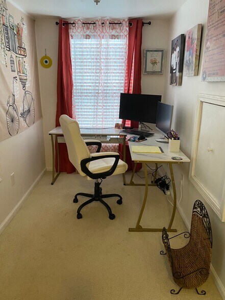 Alcove 2, typical office - 95 Mount Soma Blvd