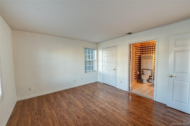 Building Photo - 1113 Savoy Dr