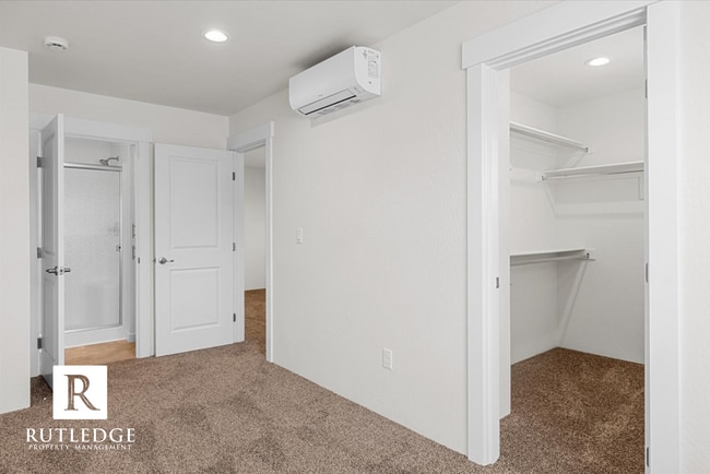 Building Photo - STUNNING 3 Bed / 2.5 Bath Brand New Townhome!!