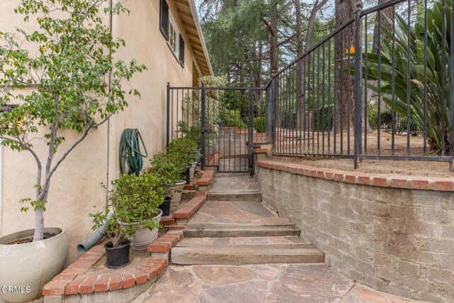 Building Photo - 5209 Alta Canyada Rd