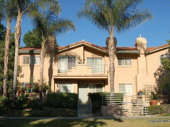 Townhouse Building - 7050 Vassar Ave