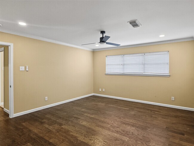 Building Photo - 139 Haversham Dr