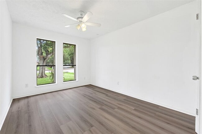 Building Photo - 2730 Mesquite Dr