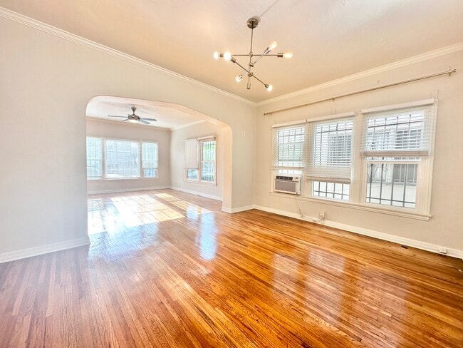 Primary Photo - 350 N Ogden Dr