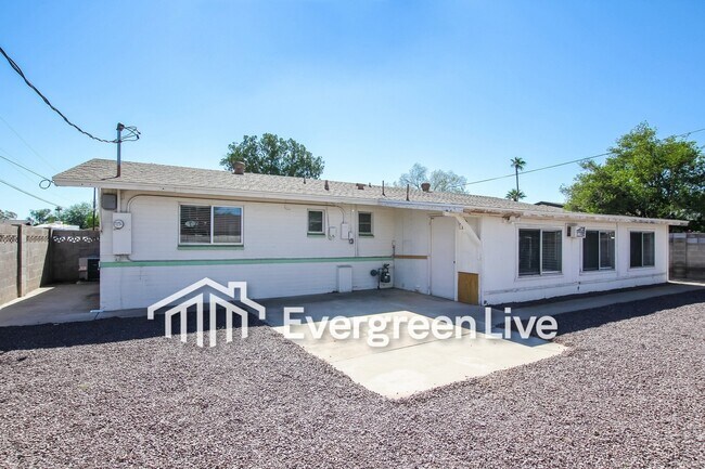 Building Photo - 3308 W Cactus Wren Dr