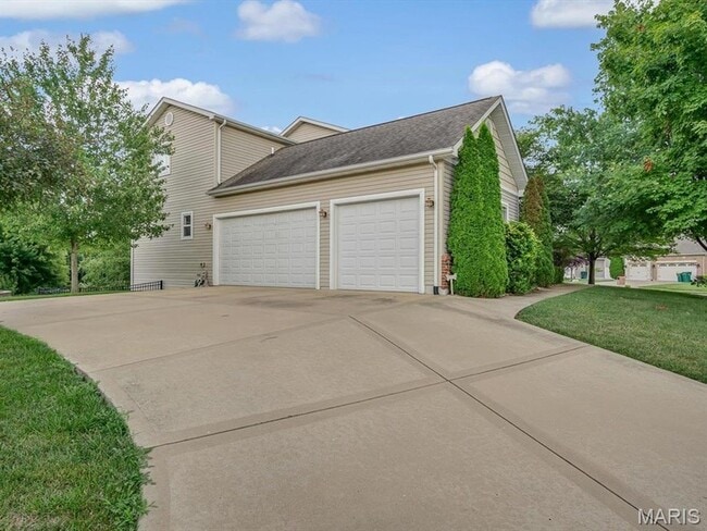 Building Photo - 1200 Gregerson Ct