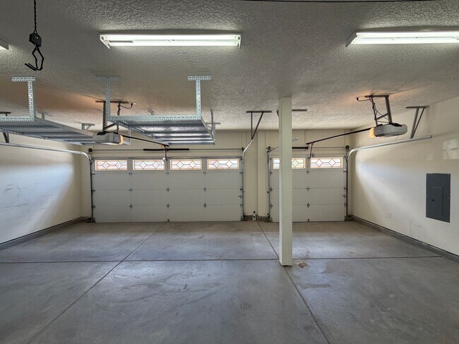 Building Photo - 860 Fire Wheel Loop