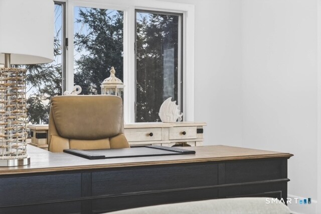 Building Photo - 352 Pequot Ave